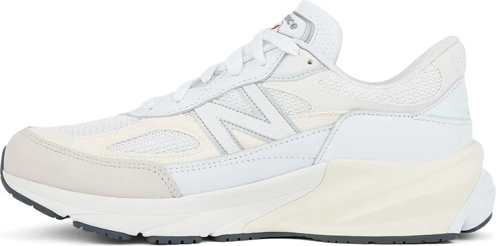 Gender Inclusive Made in USA 990 v6 Sneaker - Image 2