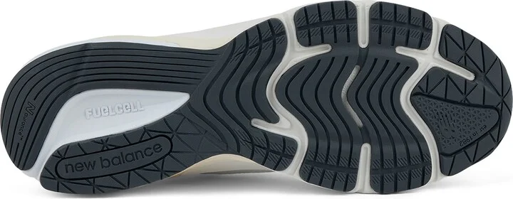 Gender Inclusive Made in USA 990 v6 Sneaker - Image 3