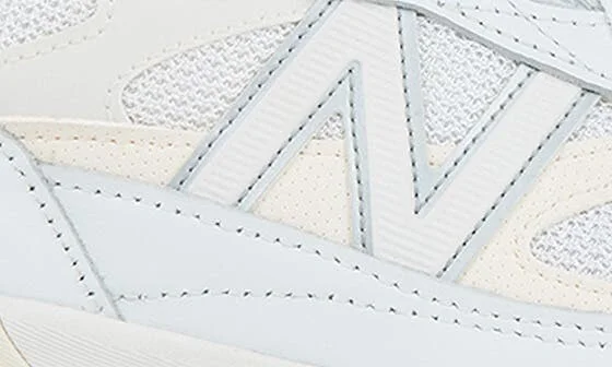Gender Inclusive Made in USA 990 v6 Sneaker - Image 4