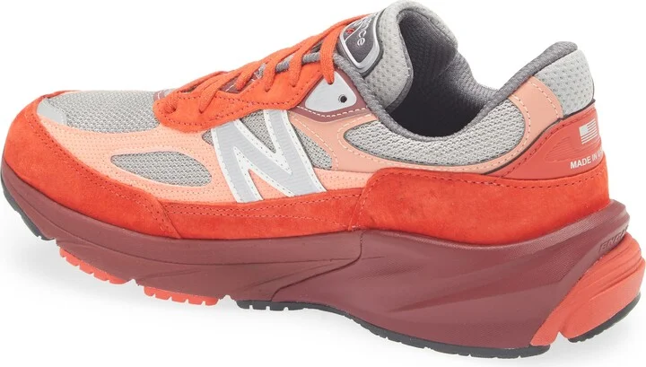 Gender Inclusive Made in USA 990 v6 Sneaker - Image 2