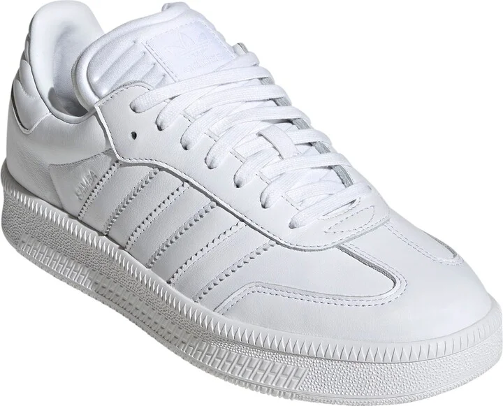 White/ White/ White