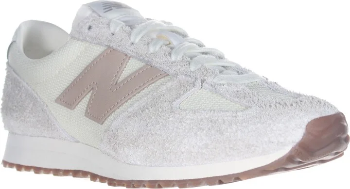 Gender Neutral 471 Sneaker