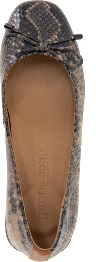 Gentel Souls Women's Lancine Block Heel Pumps - Image 4