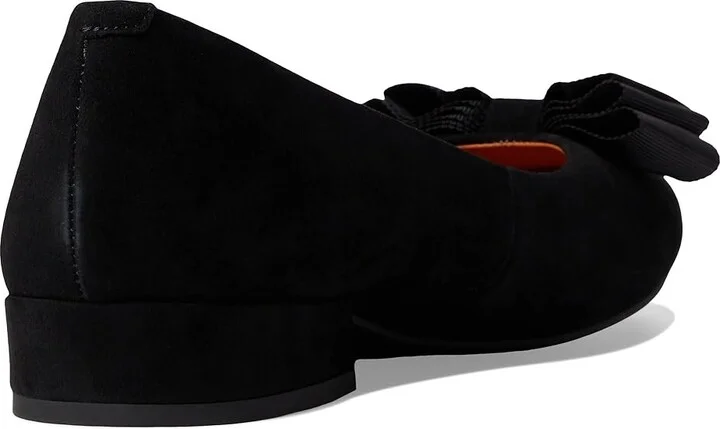 Gentle Souls by Kenneth Cole Atlas Flat Women's Shoes Black : 5 M, Leather - Image 4