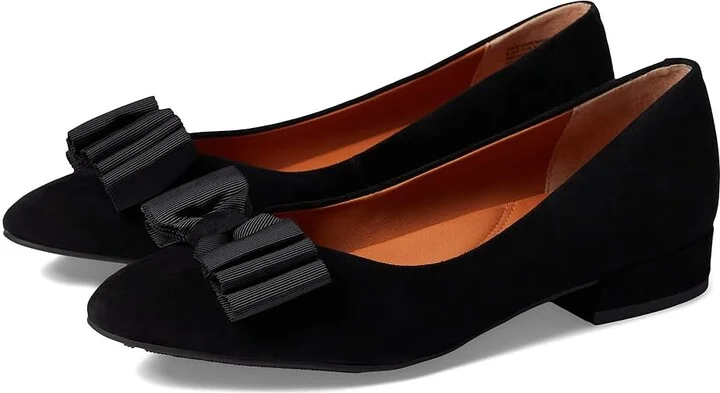 Gentle Souls by Kenneth Cole Atlas Flat Women's Shoes Black : 5 M, Leather