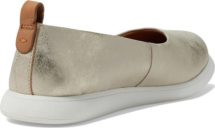 Gentle Souls by Kenneth Cole Bella Women's Flat Shoes Ice Metallic Leather : 9.5 M - Image 4