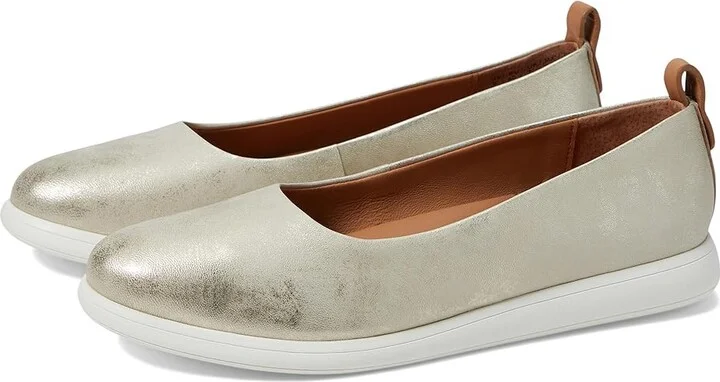 Gentle Souls by Kenneth Cole Bella Women's Flat Shoes Ice Metallic Leather : 9.5 M