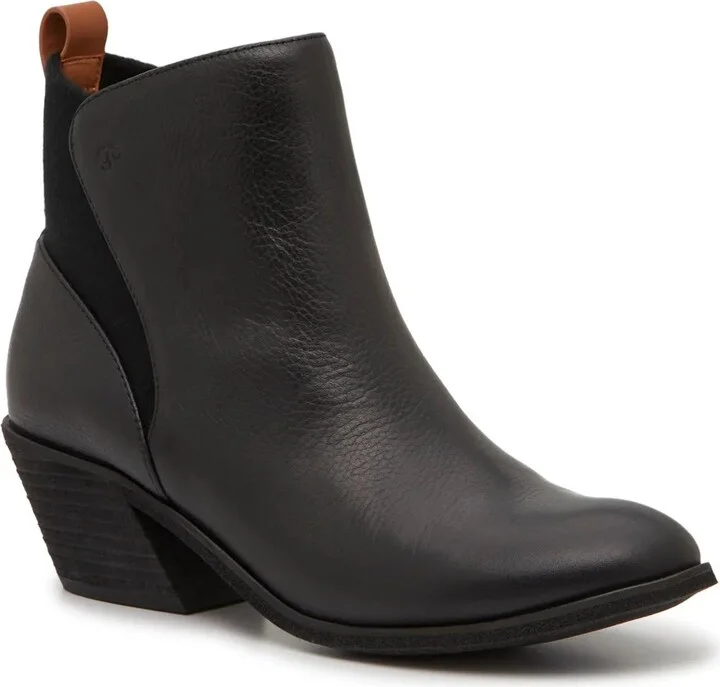 Gentle Souls by Kenneth Cole Clint Bootie