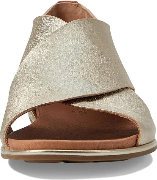 Gentle Souls by Kenneth Cole Laniey Women's Sandals Champagne Leather : 7.5 M - Image 2