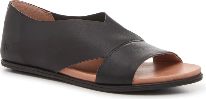 Gentle Souls by Kenneth Cole Latilda Sandal