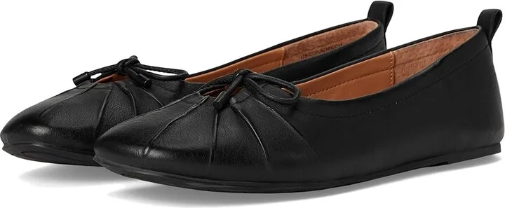 Gentle Souls by Kenneth Cole Marilyn Women's Flat Shoes Black Leather : 9 M, Leather/Rubber