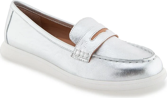 Gentle Souls by Kenneth Cole Women's Bailey Loafer Flats