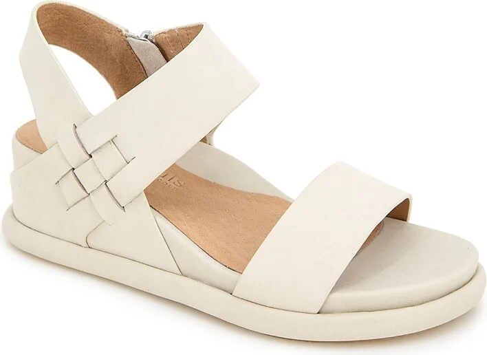 Gentle Souls by Kenneth Cole Women's Jolisa Sandals