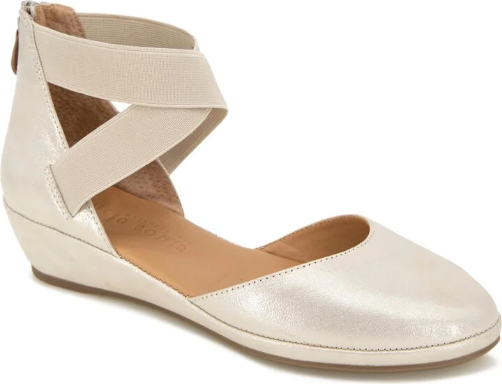 Gentle Souls by Kenneth Cole Women's NOA Platform