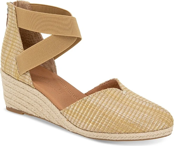 Gentle Souls by Kenneth Cole Women's Orya Ankle Strap Pumps