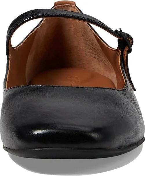 Gentle Souls by Kenneth Cole Wynona Women's Flat Shoes Black Leather : 8.5 M - Image 2