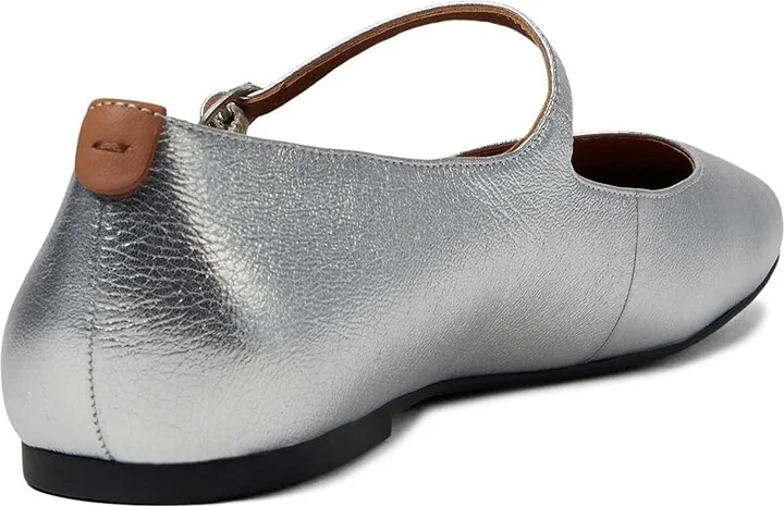 Gentle Souls by Kenneth Cole Wynona Women's Flat Shoes Silver Leather : 8.5 M - Image 4