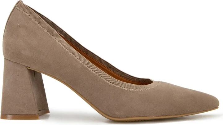 Gentle Souls Women's Dionne Block Heel Pointy Toe Pumps - Image 2