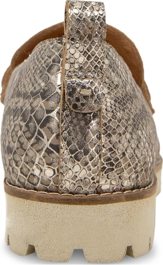 Gentle Souls Women's Eugene Lug Bit Buckle Loafer Flats - Image 7