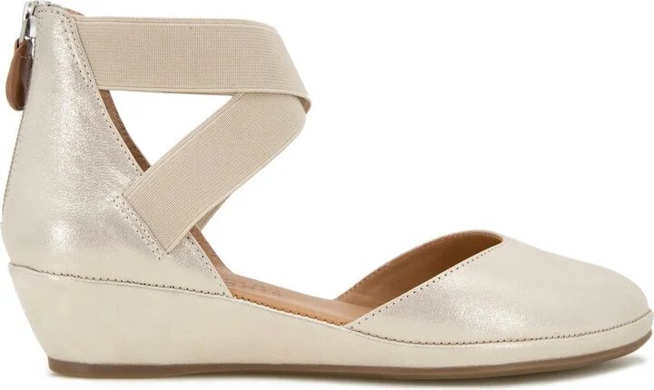 Gentle Souls Women's Noa Wedge Heel Sandal - Image 10
