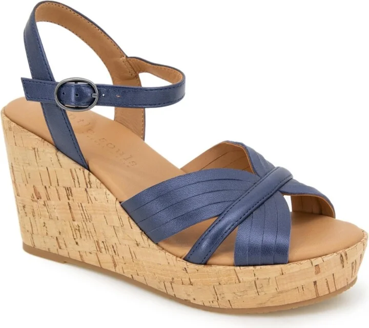 Gentle Souls Women's Nomi Buckle Sandals