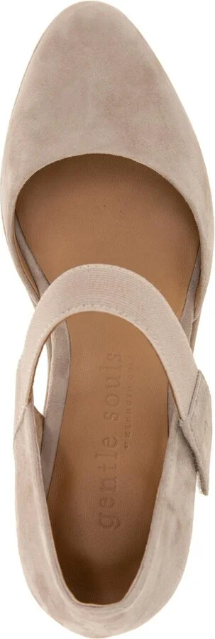 Gentle Souls Women's Oriana Wedge Pumps - Image 4