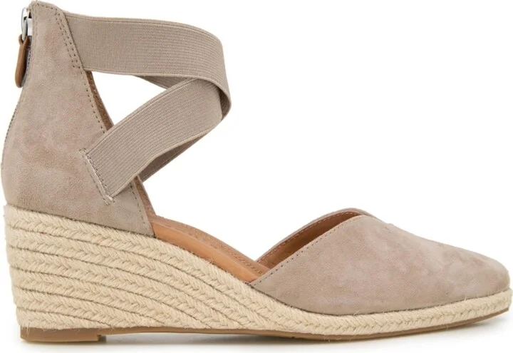 Gentle Souls Women's Orya Zipper Pumps - Image 6