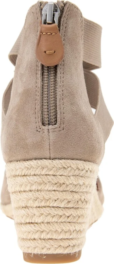 Gentle Souls Women's Orya Zipper Pumps - Image 7