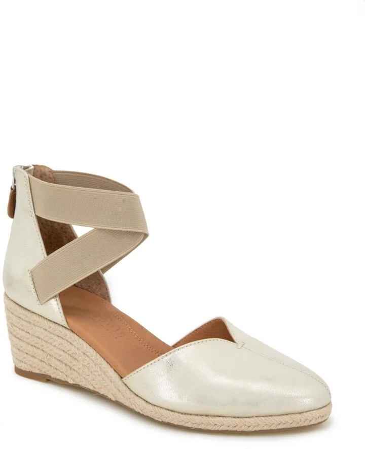 Gentle Souls Women's Orya Zipper Pumps