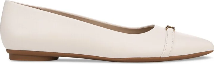 Giani Bernini Women's Bentlley Pointed Toe Flats, Created for Macy's - Image 6
