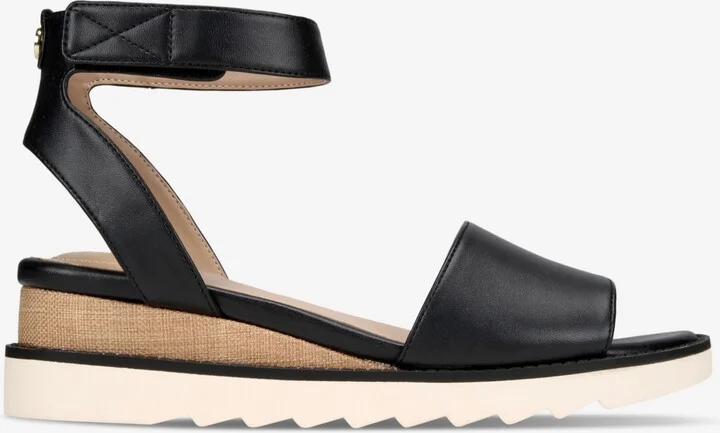 Giani Bernini Women's Constancia Ankle Strap Wedge Sandals, Created for Macy's - Image 6