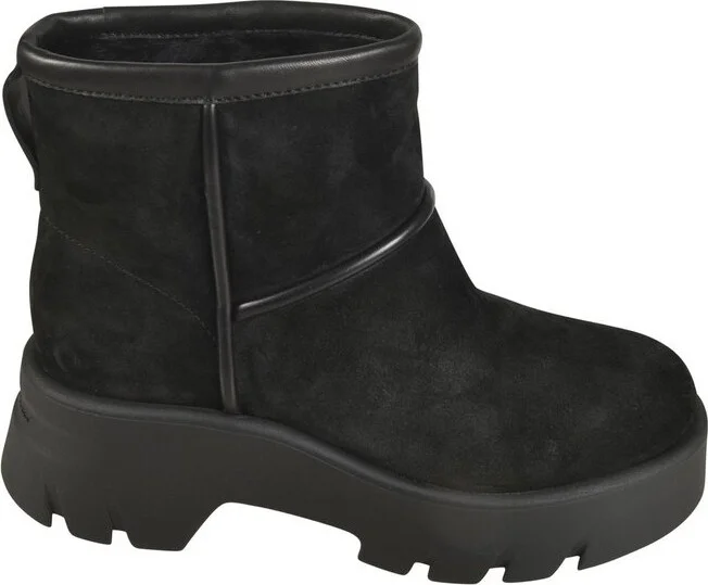 Gianvito Rossi Stormy Round Toe Pull-On Boots
