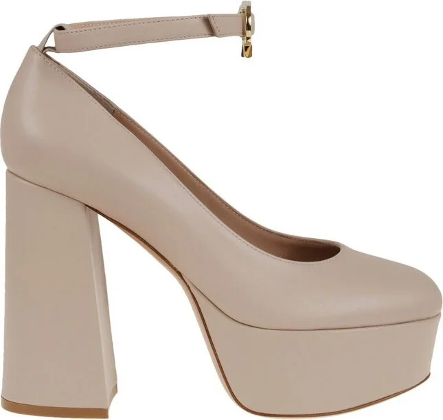 Gianvito Rossi Vernice Platform Round Toe Pumps