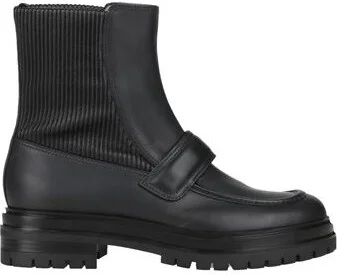 Gianvito Rossi Woman Ankle boots