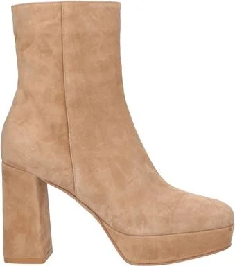Gianvito Rossi Woman Ankle boots