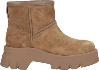 Gianvito Rossi Woman Ankle boots