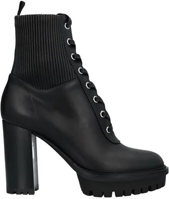 Gianvito Rossi Woman Ankle boots