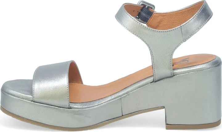 Gillie Block Heel Platform Sandal - Image 8