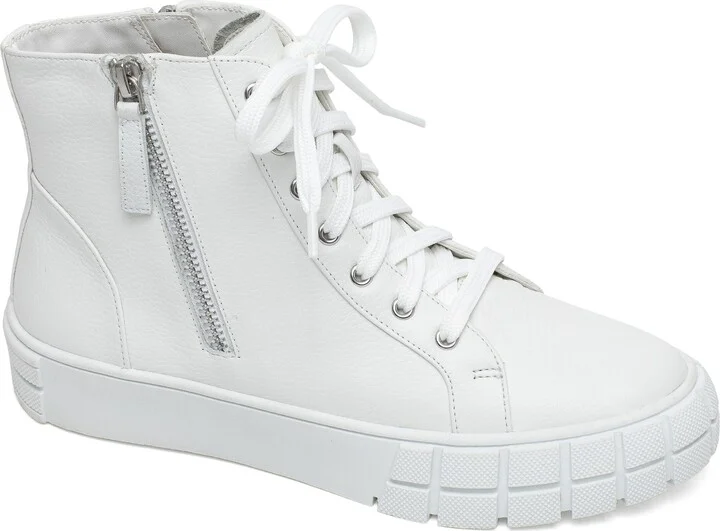 WINTER WHITE
