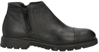 Giovanni Conti Man Ankle boots