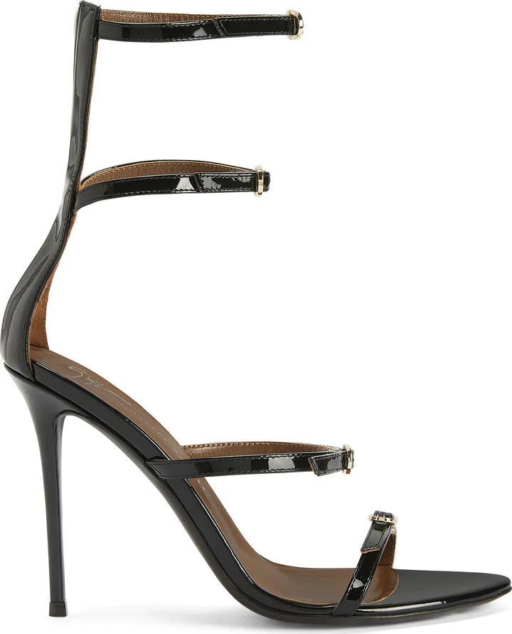 Giselle Buckles 105