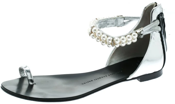 Giuseppe Zanotti Silver Patent Leather Pearl Embellished Ankle Strap Toe Ring Flats Size 38