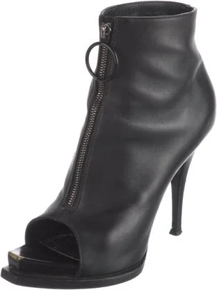 Givenchy - Image 2