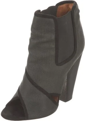Givenchy - Image 2
