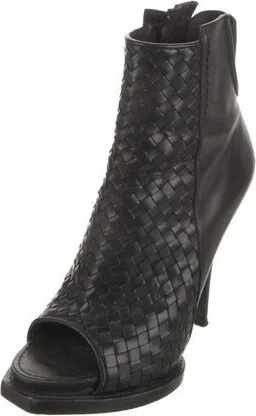 Givenchy - Image 2