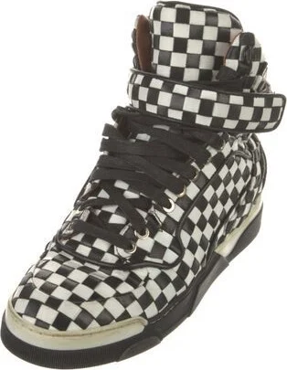Givenchy - Image 2