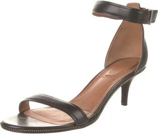 Givenchy - Image 2