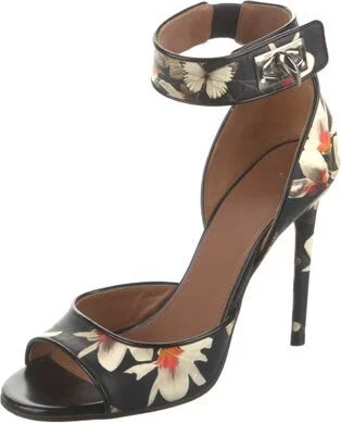 Givenchy - Image 2