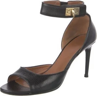 Givenchy - Image 2