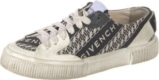 Givenchy - Image 2